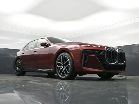 Certified 2025 BMW 740i RWD image 44