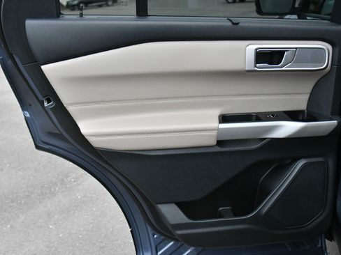 Used 2021 Ford Explorer Limited w/ Equipment Group 301A image 41