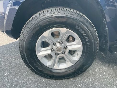 Used 2019 Toyota 4Runner SR5 Premium AWD/4WD image 17
