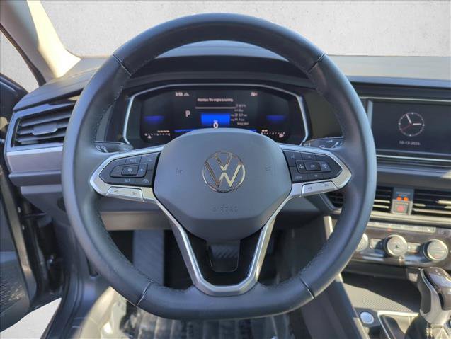 Certified 2024 Volkswagen Jetta SE w/ Panoramic Sunroof Package FWD image 20