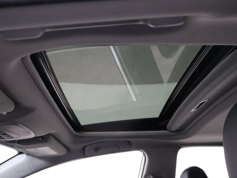 Used 2024 Toyota Camry SE image 15