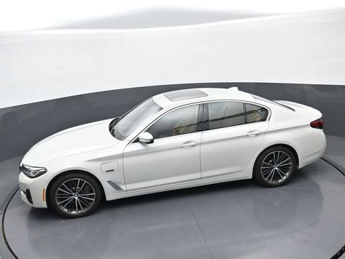 Used 2023 BMW 530e xDrive w/ Premium Package AWD/4WD image 33