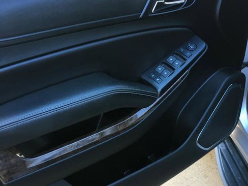 Used 2018 Chevrolet Suburban LS w/ Enhanced Driver Alert Package image 9