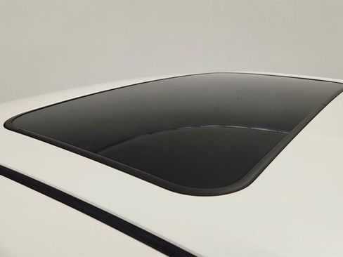 Used 2016 Toyota Camry SE FWD image 10