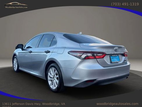 Used 2022 Toyota Camry LE image 7