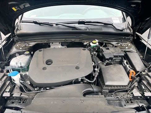 Used 2025 Volvo XC40 B5 Core w/ Protection Package Premier image 13