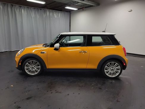 Used 2015 MINI Cooper 2-Door Hardtop image 6