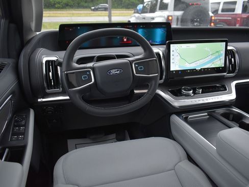 New 2026 Ford Expedition Max Platinum AWD/4WD image 23