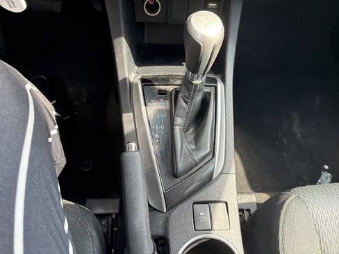 Used 2018 Toyota Corolla LE FWD image 21