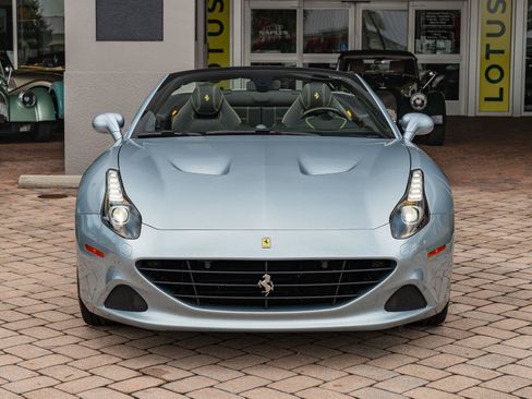 Used 2016 Ferrari California T RWD image 43
