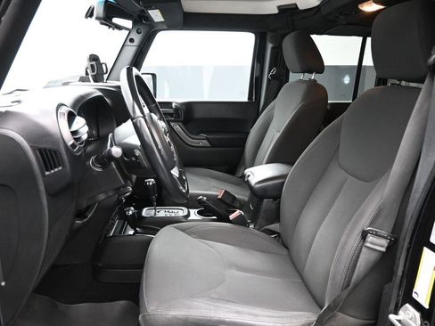 Used 2018 Jeep Wrangler Unlimited Sport S image 10