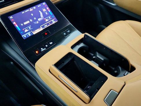 Used 2025 INFINITI QX80 Sensory image 16