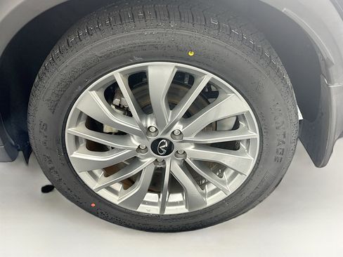Used 2023 INFINITI QX50 Luxe FWD image 11