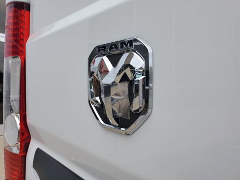 Used 2025 RAM ProMaster 2500 w/ Convenience Group image 25