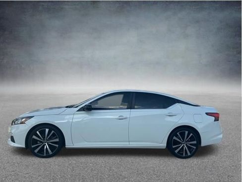 Used 2019 Nissan Altima 2.5 SR FWD image 2