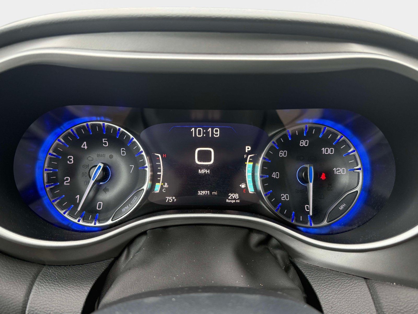 Used 2025 Chrysler Pacifica Select FWD image 10