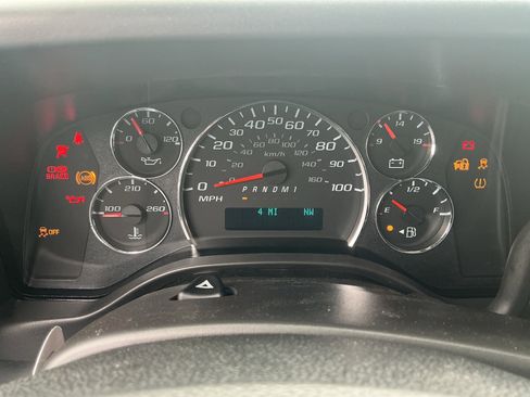 New 2026 Chevrolet Express 3500 Extended RWD image 15
