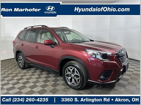 Used 2023 Subaru Forester Premium image 1