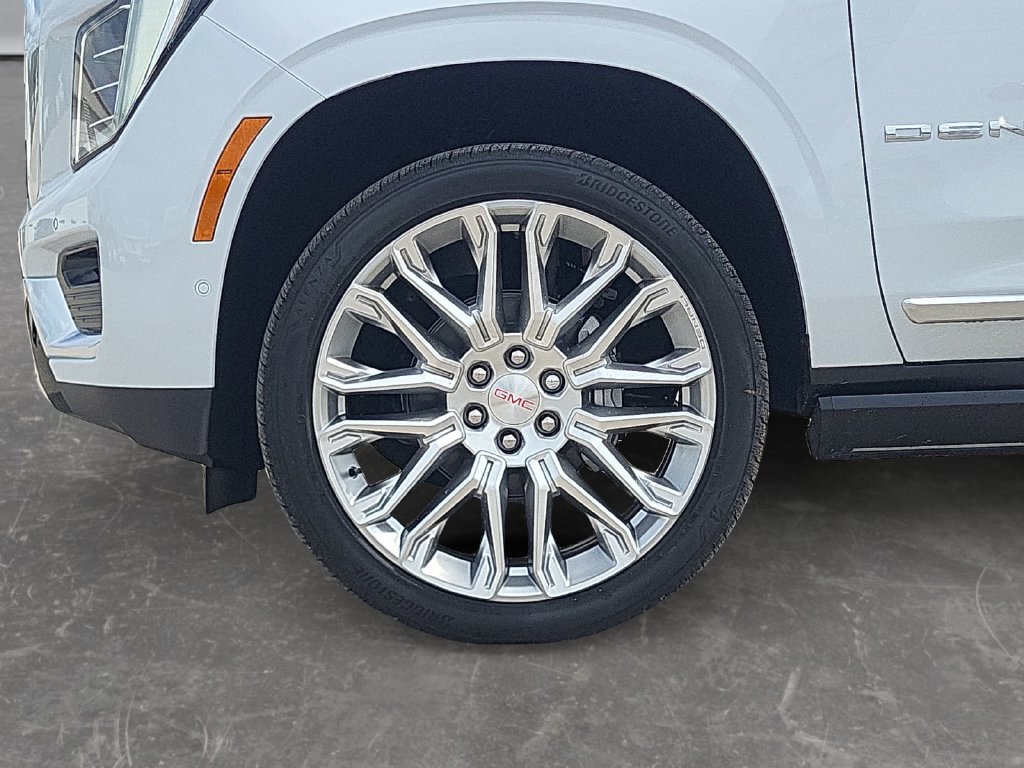 New 2026 GMC Yukon Denali w/ Denali Reserve Package AWD/4WD image 9