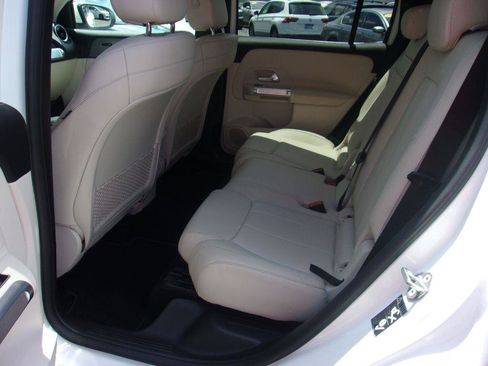 Used 2021 Mercedes-Benz GLB 250 image 10