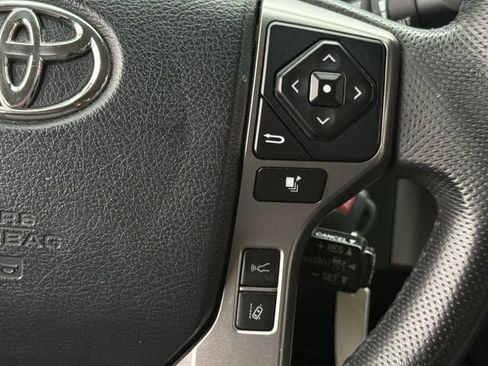 Used 2018 Toyota Tacoma SR5 RWD image 16