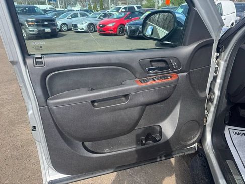 Used 2013 Chevrolet Avalanche LTZ AWD/4WD image 51