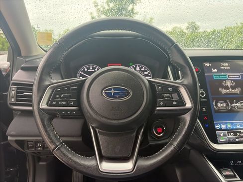 Used 2025 Subaru Outback Premium AWD/4WD image 16