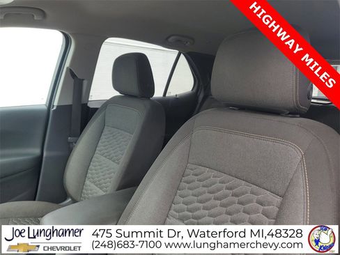 Used 2018 Chevrolet Equinox LT image 18