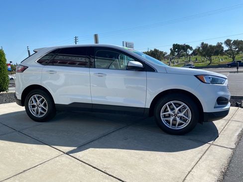 Used 2024 Ford Edge SEL image 10