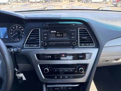 Used 2017 Hyundai Sonata SE image 19