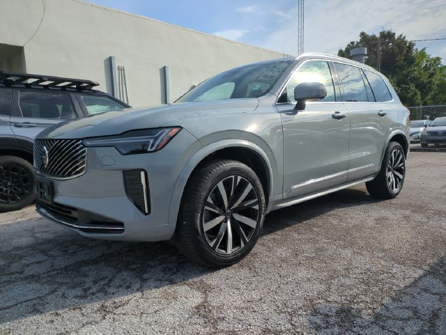 Used 2026 Volvo XC90 B5 Core AWD/4WD image 3