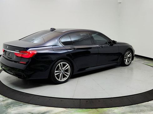 Used 2017 BMW 740i image 5