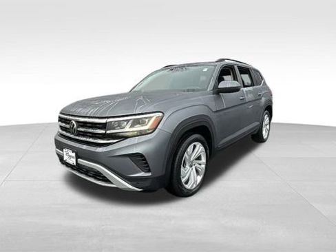 Used 2021 Volkswagen Atlas SE image 2