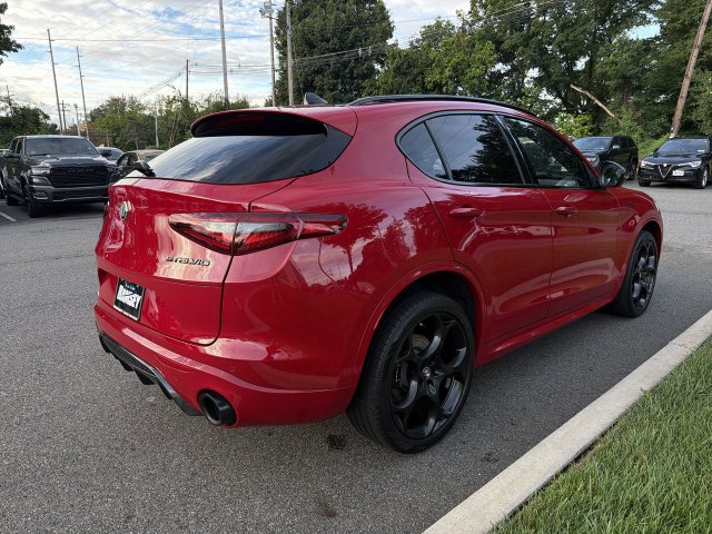 Used 2023 Alfa Romeo Stelvio Estrema AWD/4WD image 8