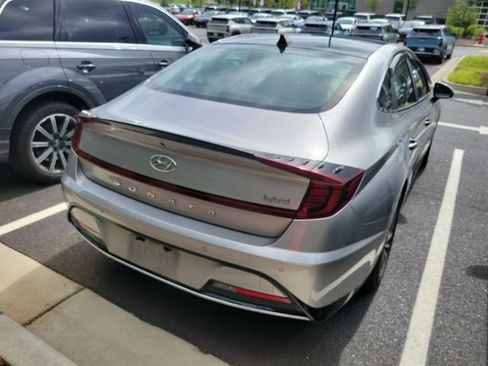 Used 2021 Hyundai Sonata Limited w/ Cargo Package FWD image 4