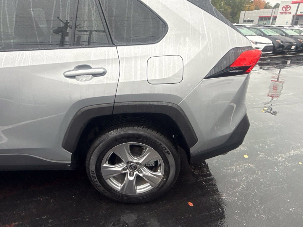 Used 2025 Toyota RAV4 XLE w/ Convenience Package AWD/4WD image 4