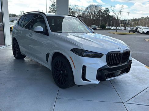 New 2026 BMW X5 sDrive40i image 6