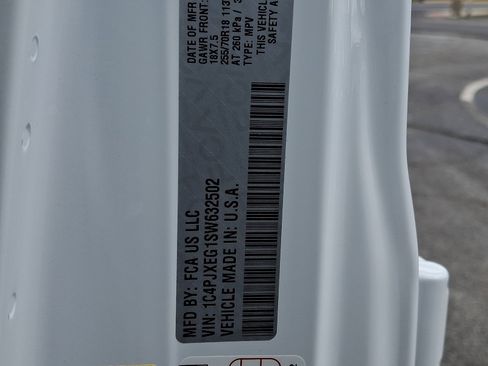 Certified 2025 Jeep Wrangler Unlimited Sahara AWD/4WD image 26