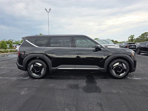 New 2026 Kia EV9 Light image 9