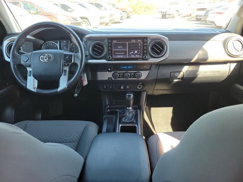 Used 2022 Toyota Tacoma SR5 w/ Technology Package image 15