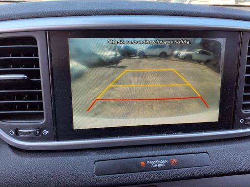 Used 2021 Kia Sportage LX image 23