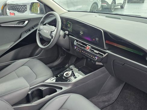 Used 2023 Kia Niro EX w/ EX Cold Weather Package image 12