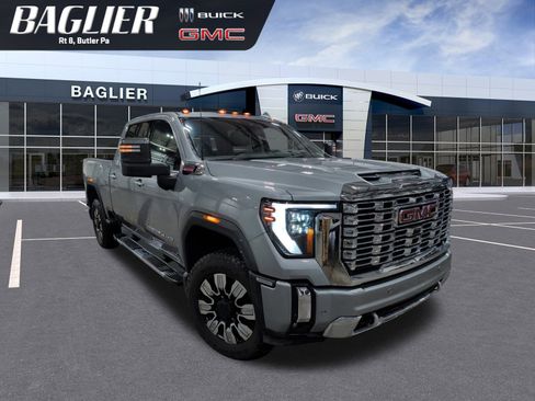 Used 2025 GMC Sierra 3500 Denali w/ Denali Reserve Package image 1