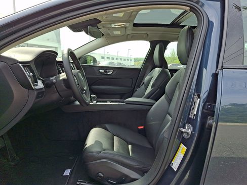 Used 2025 Volvo S60 B5 Core AWD/4WD image 13