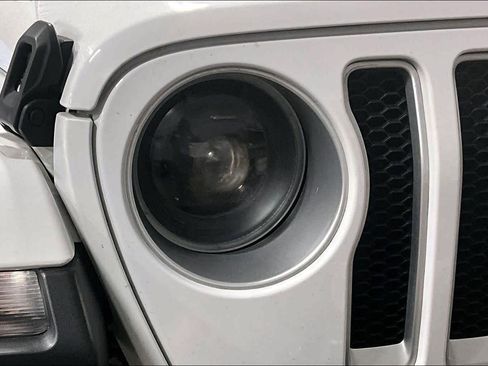 Used 2019 Jeep Wrangler Unlimited Sahara w/ Cold Weather Group image 31