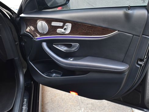 Used 2019 Mercedes-Benz E 300 image 31