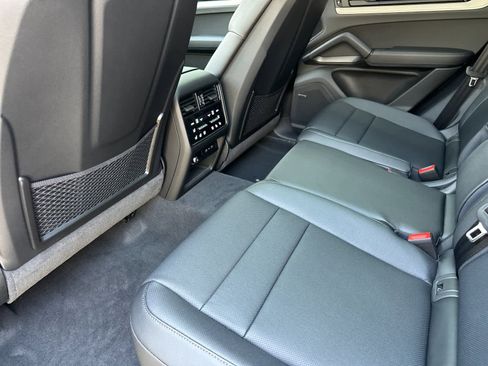 New 2026 Porsche Cayenne E-Hybrid image 13