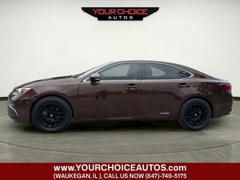 Used 2016 Lexus ES 300h w/ Luxury Package w/Wood Trim FWD image 2