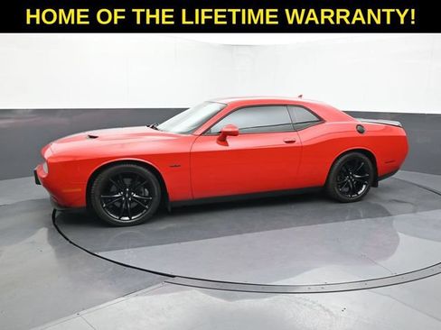 Used 2018 Dodge Challenger R/T w/ Blacktop Package RWD image 3