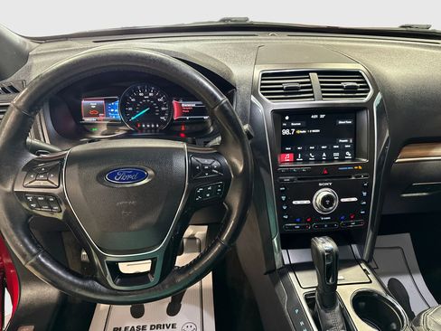 Used 2017 Ford Explorer Limited w/ Equipment Group 301A AWD/4WD image 14
